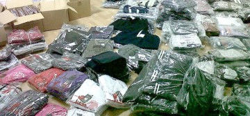 Pantaloni contrafăcuţi, confiscaţi în Constanţa